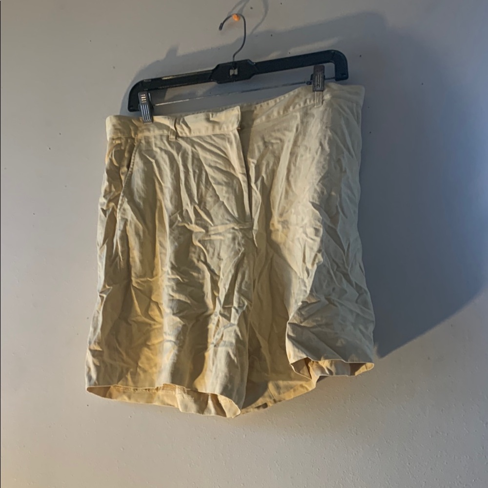 Tommy Bahama Yellow Silk Shorts Size 14